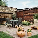Cakyho Kuria - Pre 4 Osoby S Krbom A Saunami Appartement