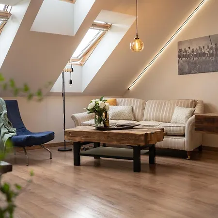 Apartmán Cakyho Kuria - Pre 4 Osoby S Krbom A Saunami