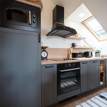 Apartmán Cakyho Kuria - Pre 4 Osoby S Krbom A Saunami Smižany