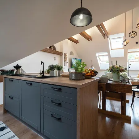 Cakyho Kuria - Pre 4 Osoby S Krbom A Saunami Apartmán Smižany