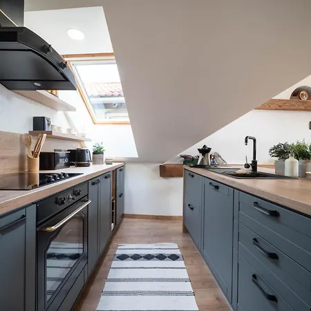 Cakyho Kuria - Pre 4 Osoby S Krbom A Saunami