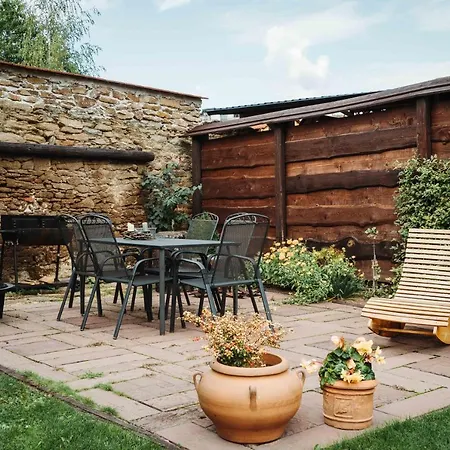 Cakyho Kuria - Pre 4 Osoby S Krbom A Saunami Apartmán