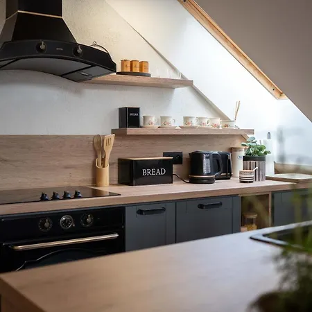 Cakyho Kuria - Pre 4 Osoby S Krbom A Saunami *