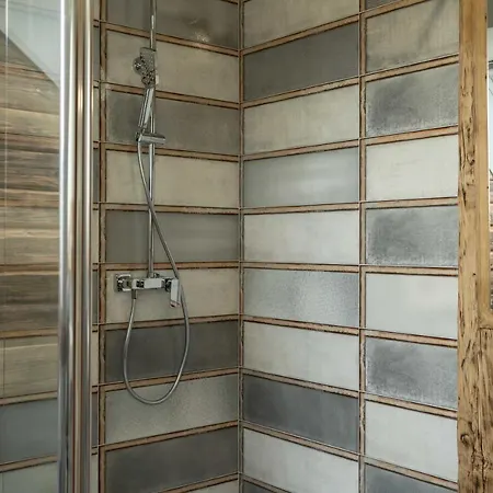 Cakyho Kuria - Pre 4 Osoby S Krbom A Saunami Apartmán