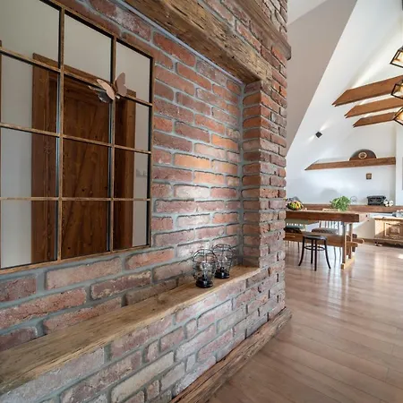 Apartmán Cakyho Kuria - Pre 4 Osoby S Krbom A Saunami *