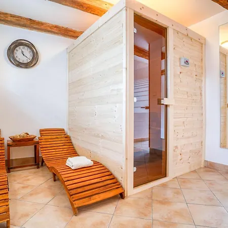 Cakyho Kuria - Pre 4 Osoby S Krbom A Saunami Smižany