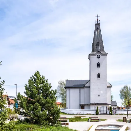 Apartmán Cakyho Kuria - Pre 4 Osoby S Krbom A Saunami