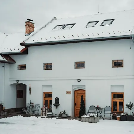 Cakyho Kuria - Pre 4 Osoby S Krbom A Saunami * Smižany