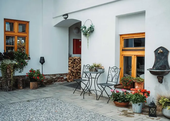 Cakyho Kuria - Pre 4 Osoby S Krbom A Saunami דירה *