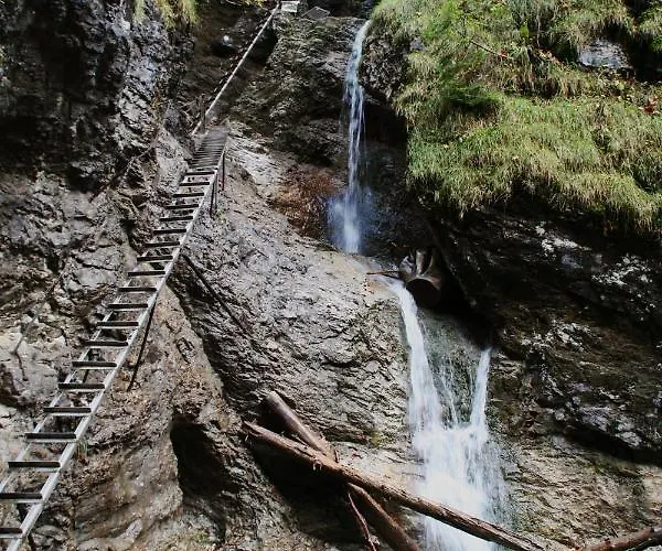 Cakyho Kuria - Pre 4 Osoby S Krbom A Saunami דירה